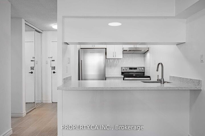 Property Photo:  120 St Patrick Street 807  ON M5T 2X6 