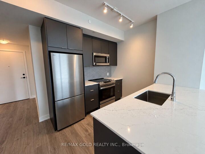 Property Photo:  430 Square One Drive 4403  ON L5B 0L6 
