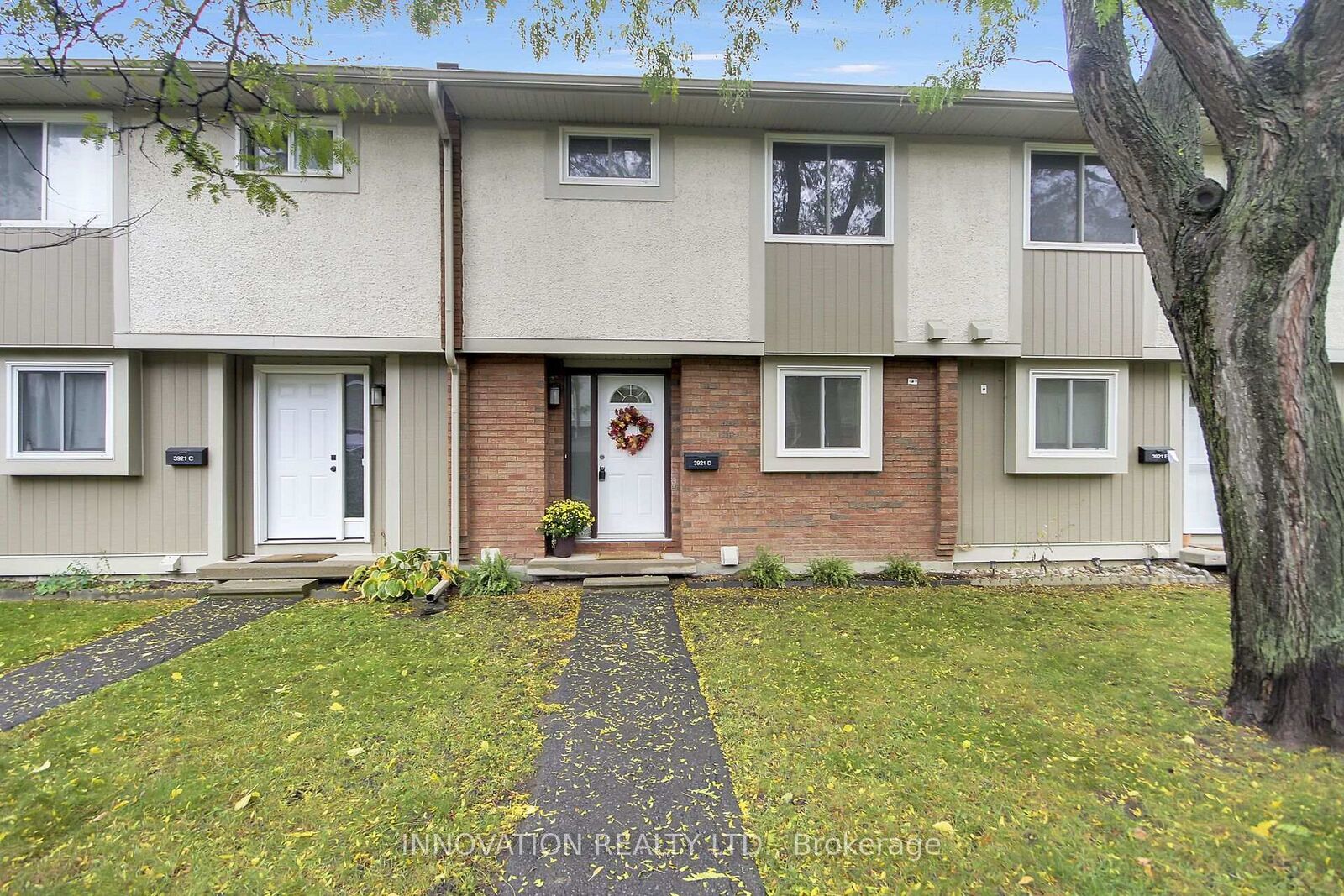Property Photo:  3921D Old Richmond Road  ON K2H 8T9 