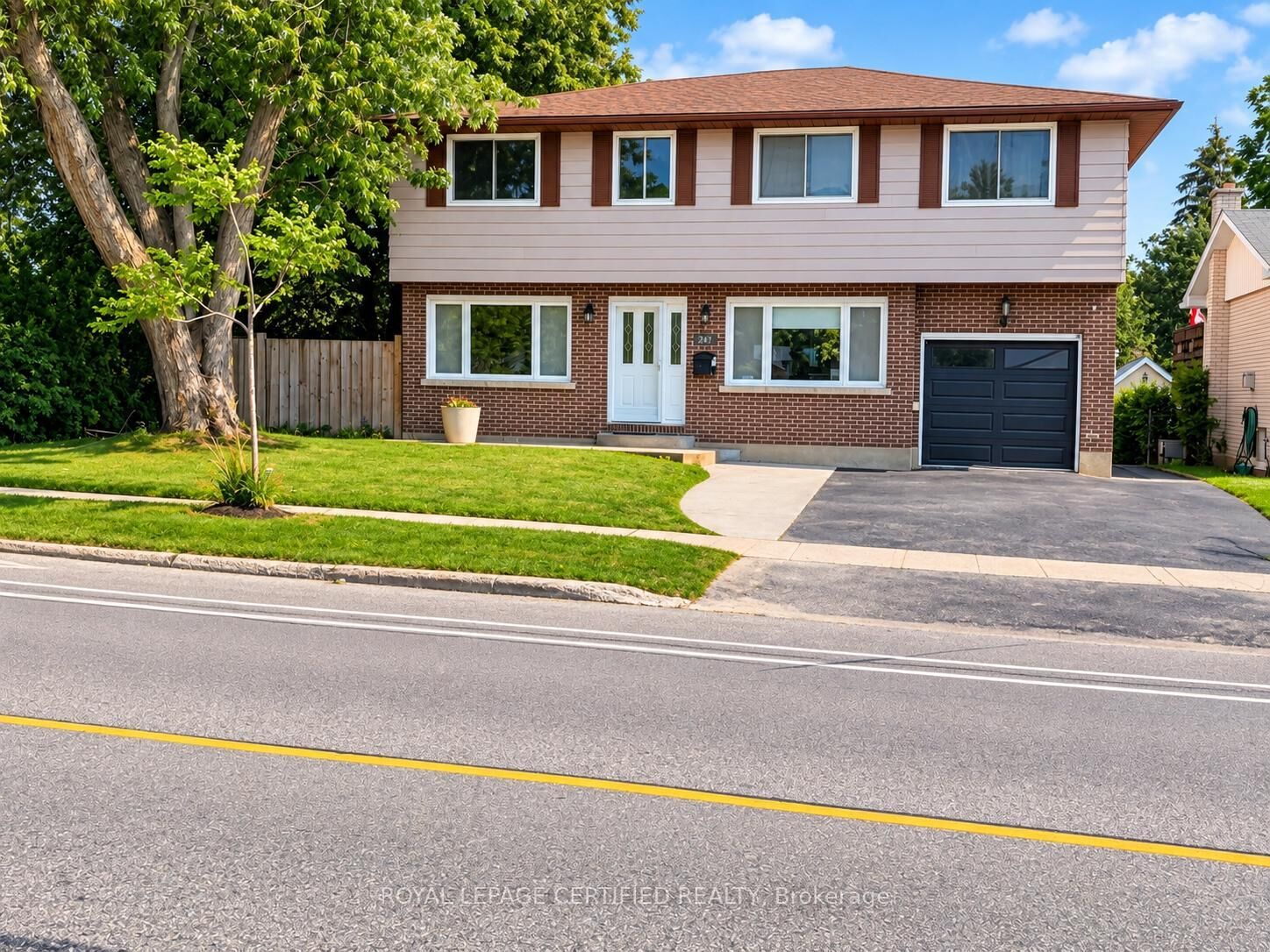 Property Photo:  247 Grove Street E  ON L4M 2R1 