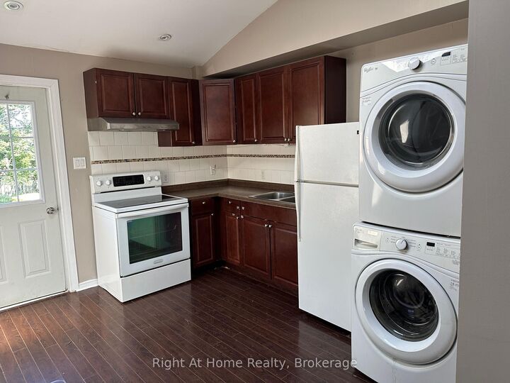 Property Photo:  1119 King Street Unit B  ON L1N 5A9 