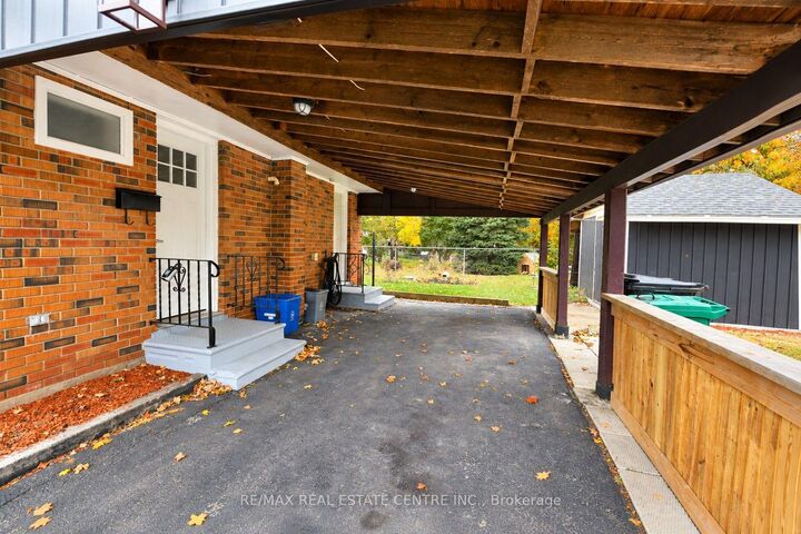 Property Photo:  242 Chestnut Street S  ON N3H 2J7 