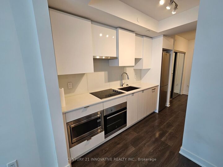 Property Photo:  99 Broadway Avenue 3307  ON M4P 0E3 