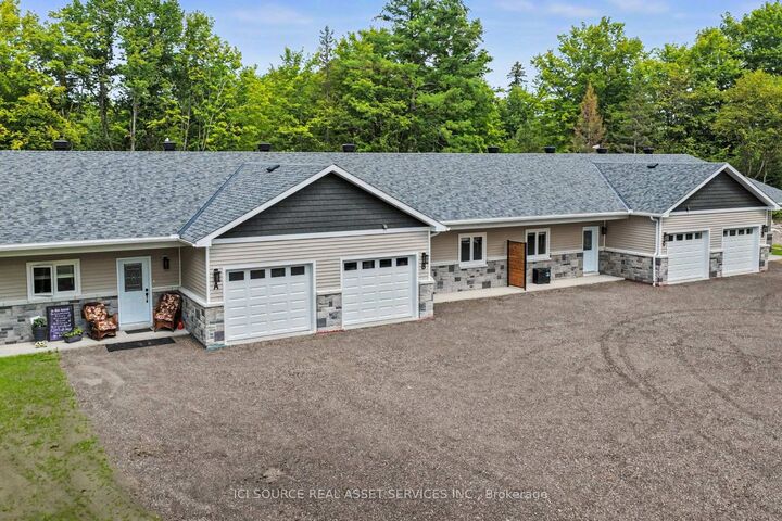 Property Photo:  264 Garden Of Eden Road  ON K7V 3Z8 