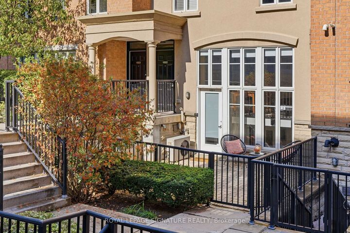 Property Photo:  54 East Liberty Street 1021  ON M6K 3P3 