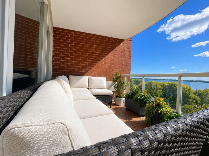 Property Photo:  550 Queens Quay W 812  ON M5V 3M8 