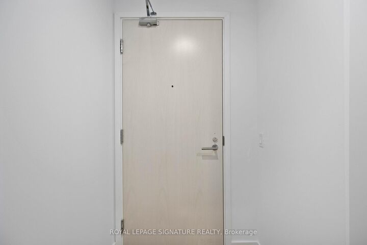 Property Photo: 115 Blue Jays Way 2212 ON M5V 0N4