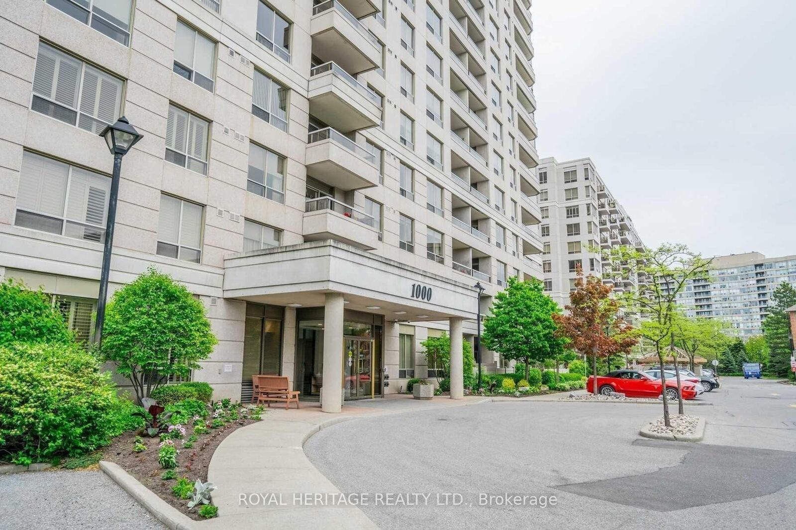 Property Photo:  1000 The Esplanade N/A N 805  ON L1V 6V4 