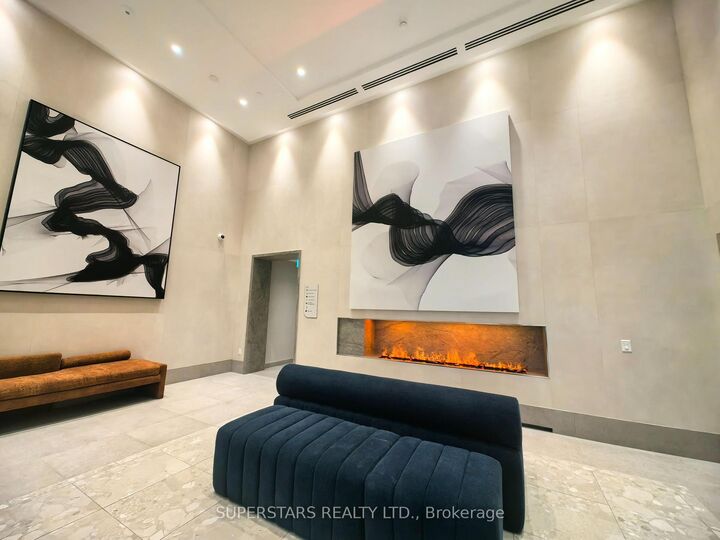 Property Photo: 15 Salomon Drive 2703 ON M3C 0T2