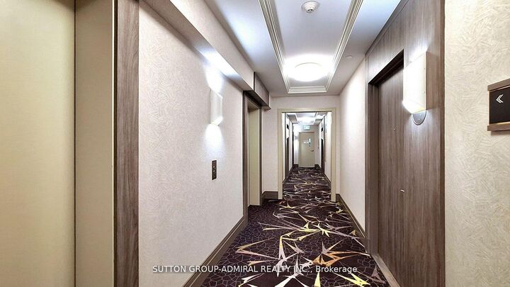 Property Photo:  20 Gatineau Drive 1103  ON L4J 0L3 