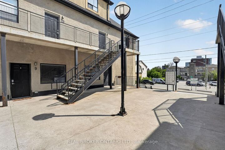 Property Photo:  12 Bridgeport Road E 9  ON N2J 2J3 