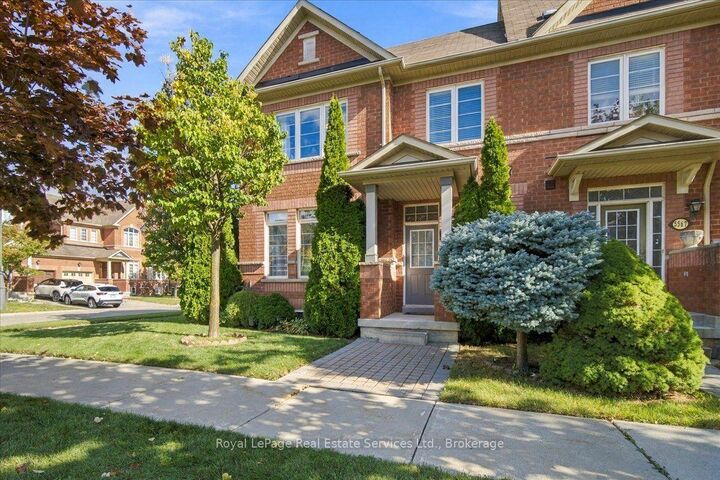 Property Photo:  5569 Waterwind Crescent  ON L5M 0G3 