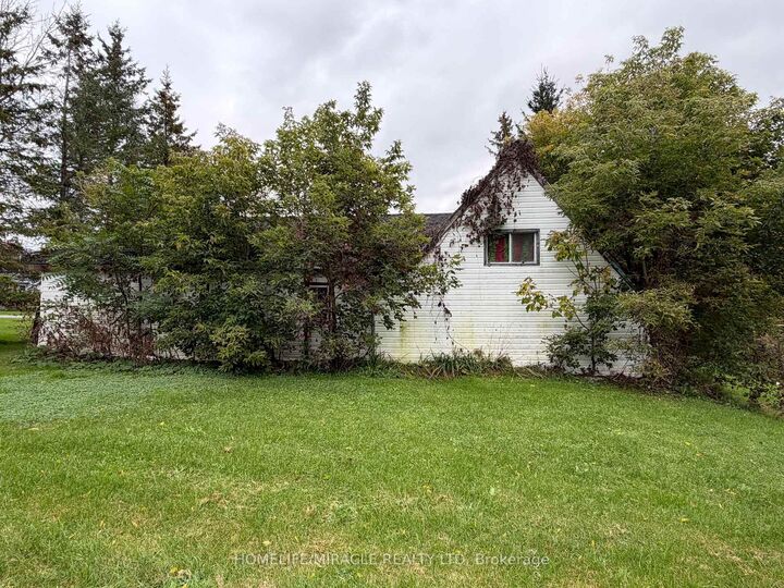 Property Photo:  18495 Dundas Street  ON K0C 1S0 