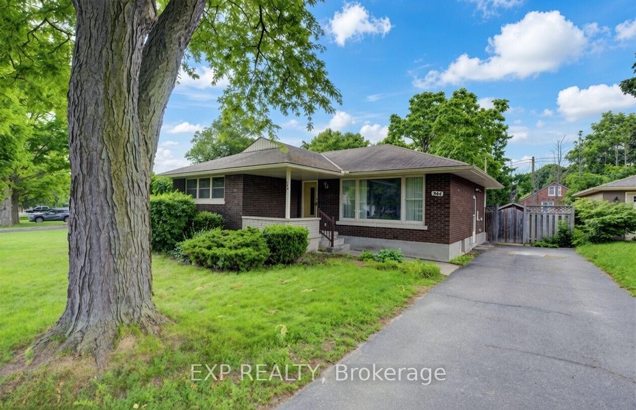Property Photo:  244 Royal Street  ON N2J 2J2 