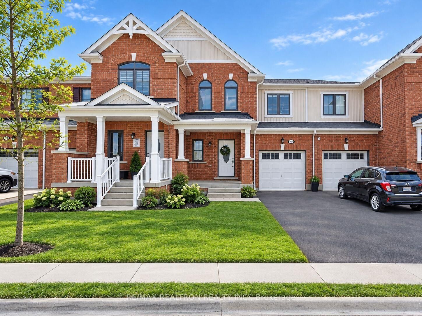 Property Photo:  103 Westfield Drive  ON L1P 0E9 