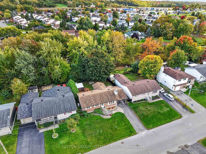 Property Photo:  3019 Lemay Circle  ON K4K 1A6 