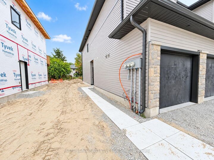 Property Photo:  1 Riverdale Drive 7  ON L9Z 1E9 