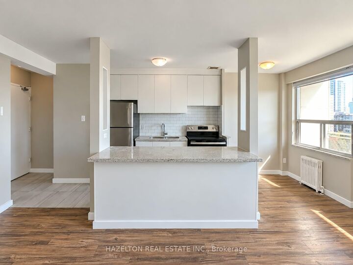 Property Photo:  206 St George Street 809  ON M5R 2N6 