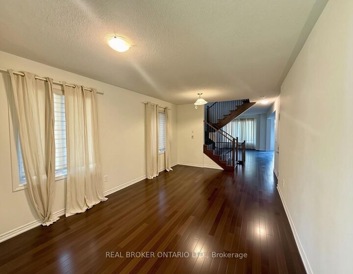 Property Photo:  1559 Kitchen Court  ON L9E 1Y7 