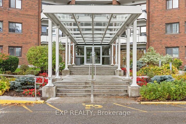 Property Photo:  20 Chesterton Drive 114  ON K2E 6Z7 