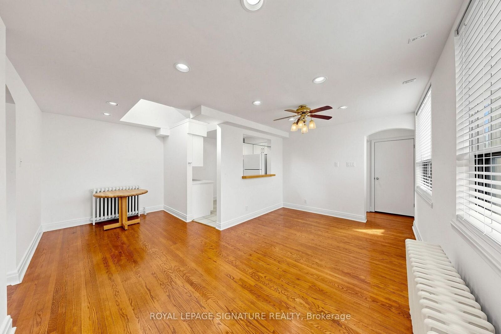 Property Photo:  461 Eglinton Avenue E 2  ON M4P 1M8 