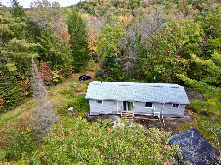 Property Photo:  1041 Holiday Park Drive  ON P1L 1W9 