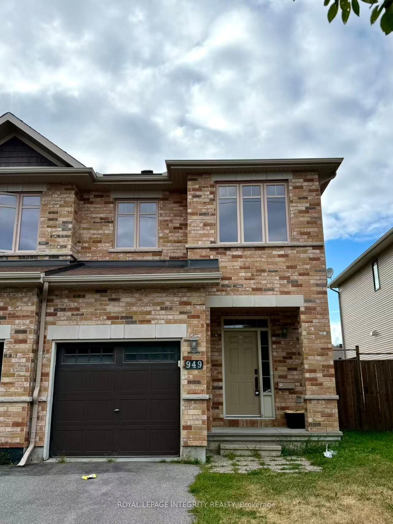 Property Photo: 949 Klondike Road ON K2W 0E3