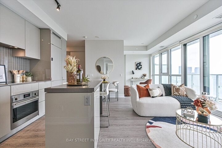 Property Photo:  7 Grenville Street 3807  ON M4Y 0E9 