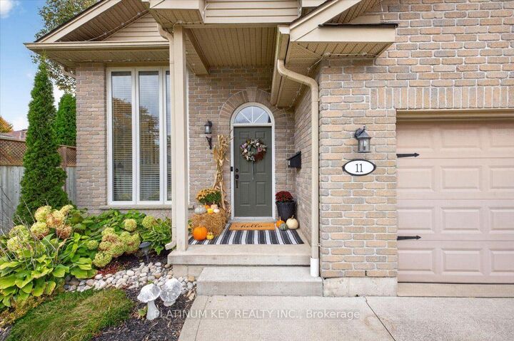 Property Photo:  11 Allison Court  ON N7G 4C2 