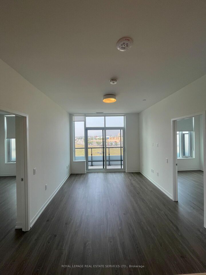 Property Photo:  2485 Eglinton Avenue W 724  ON L5M 2T1 