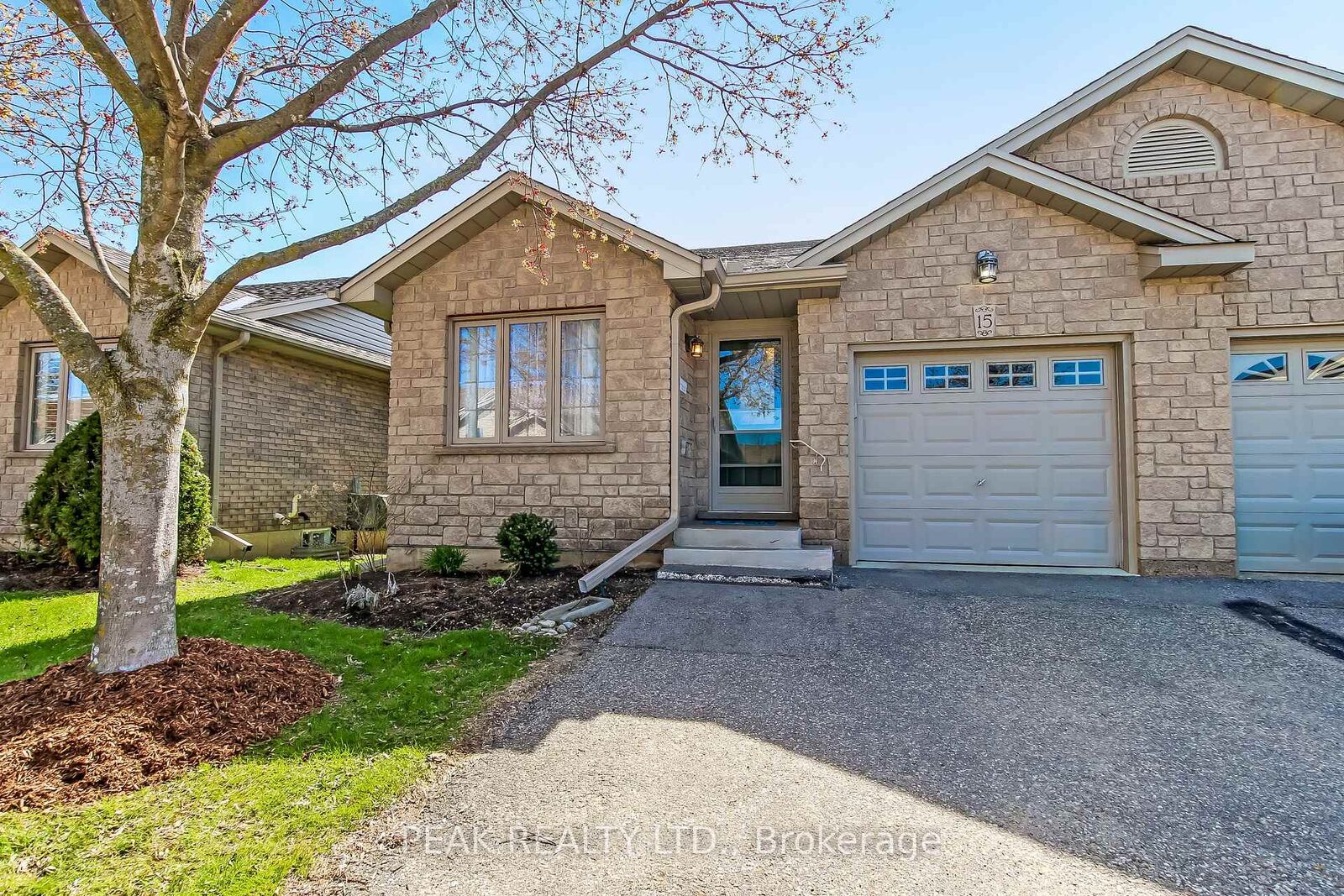 Property Photo:  19 Hanlon Place 15  ON N3L 4E7 