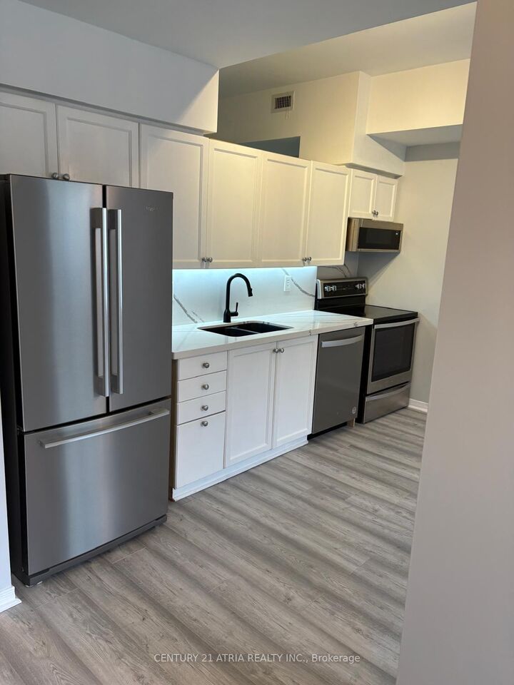 Property Photo:  140 Bathurst Street 103  ON M5V 3N8 