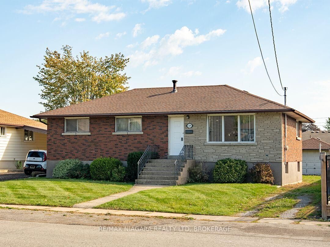 Property Photo:  109 Hampton Avenue  ON L3K 5R9 