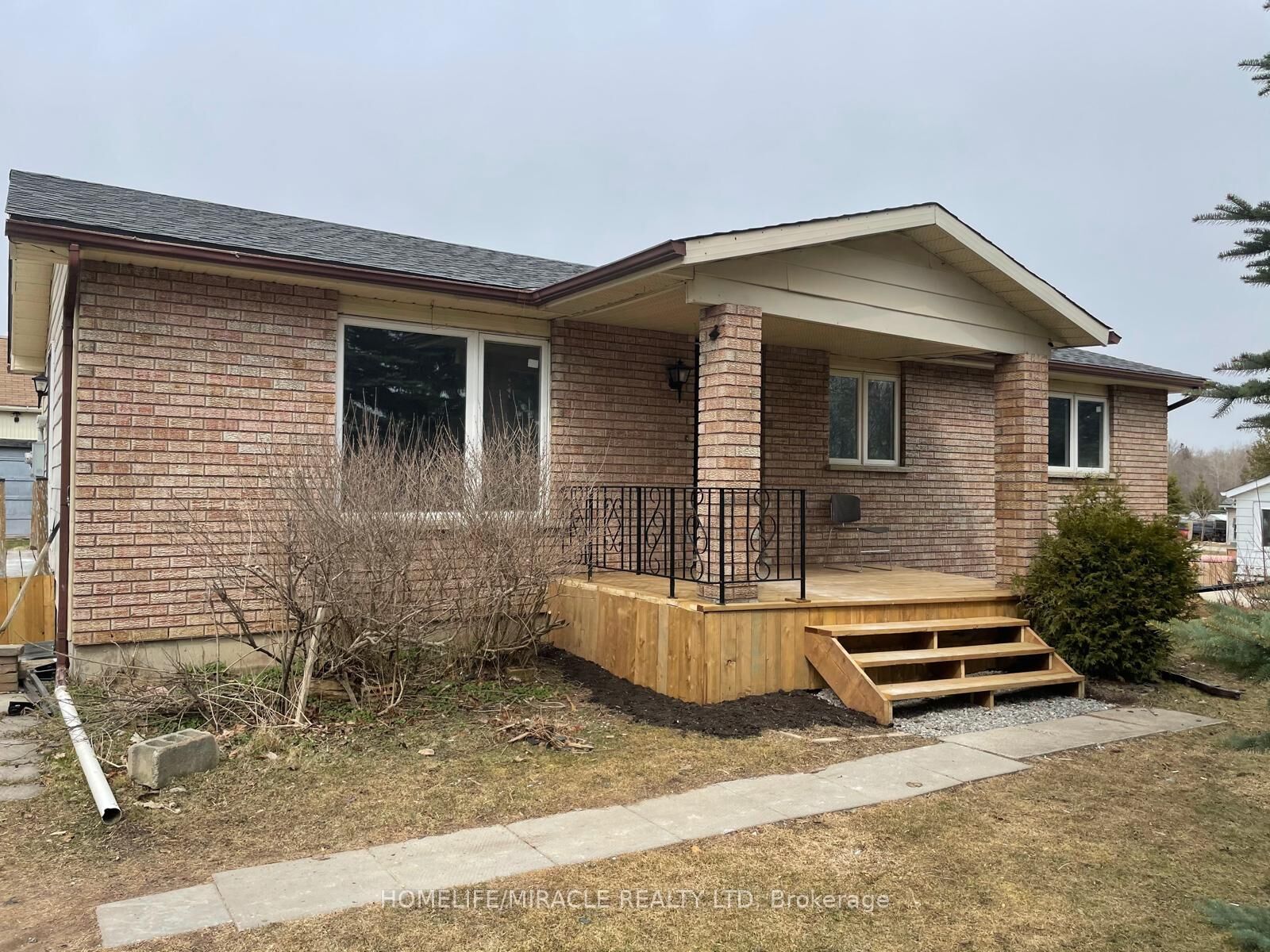 Property Photo:  434 Main Street W  ON L9V 2V3 