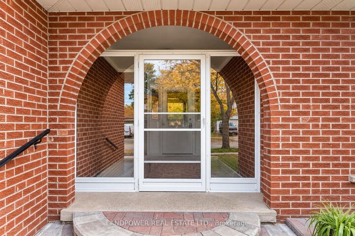 Property Photo:  5 Kellen Street  ON M1T 2H1 