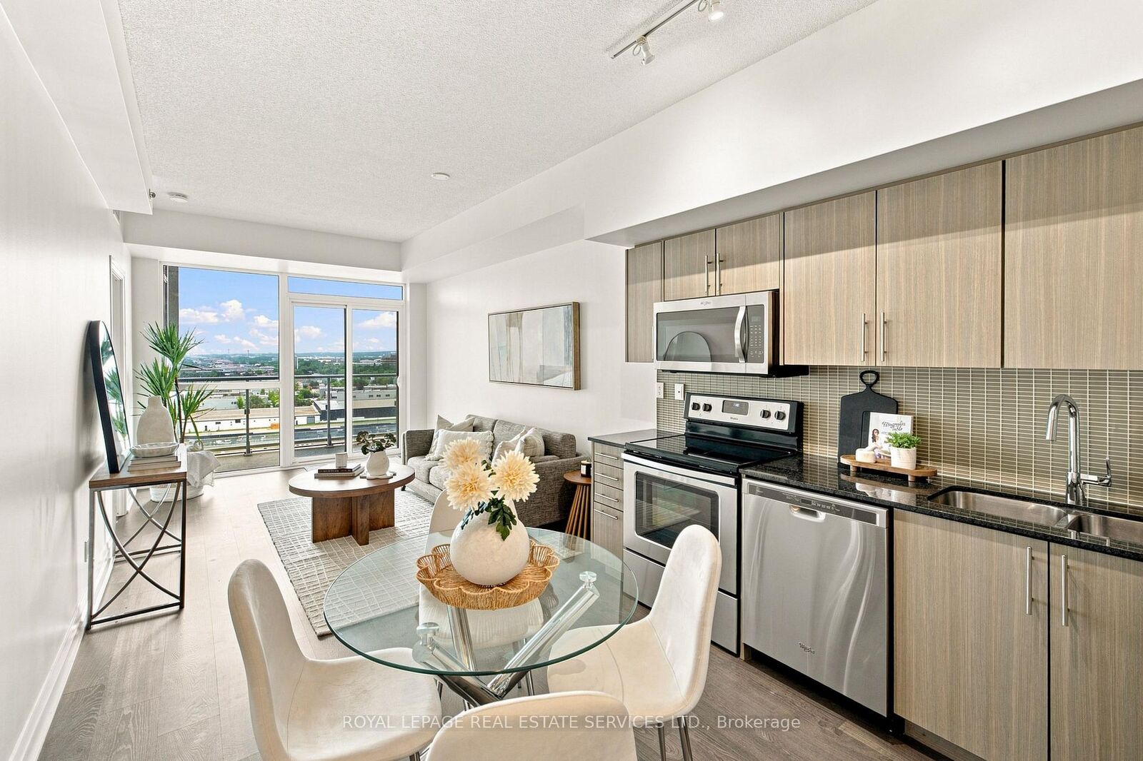 Property Photo:  55 Speers Road  ON L5K 3R6 