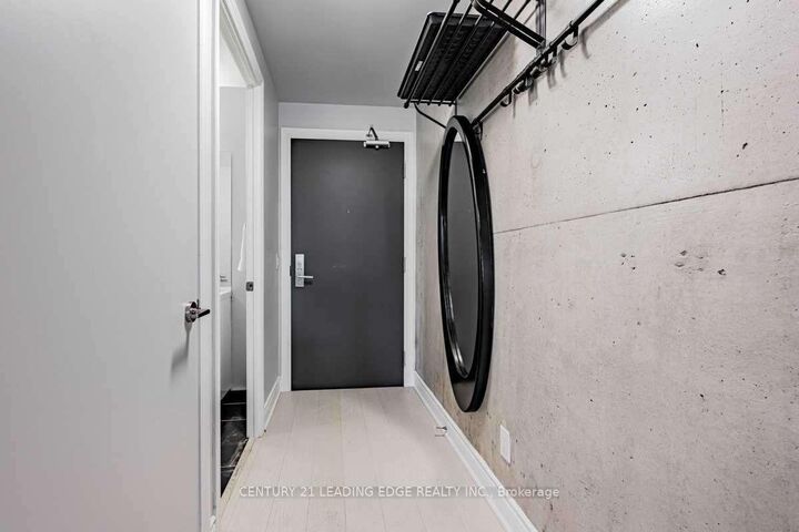 Property Photo:  608 Richmond Street W 812  ON M5V 0N9 