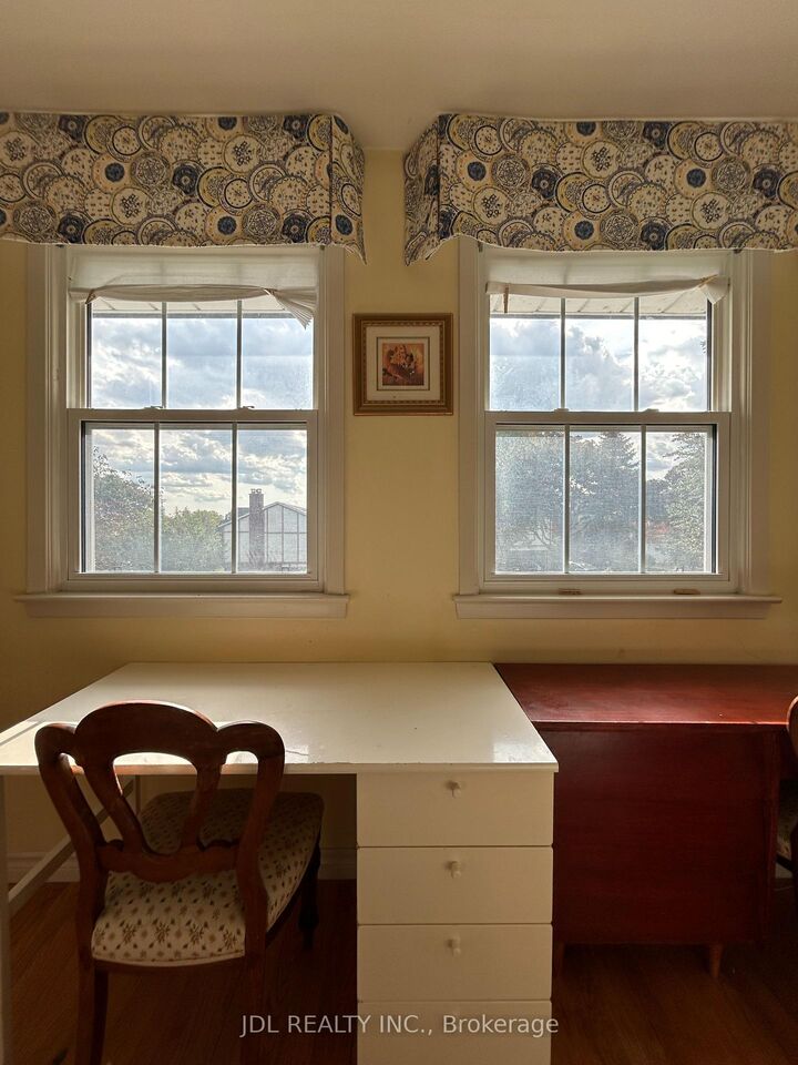 Property Photo:  3 Butterfield Dr Drive One Bedroom B 2nd Floor  ON M3A 2L9 
