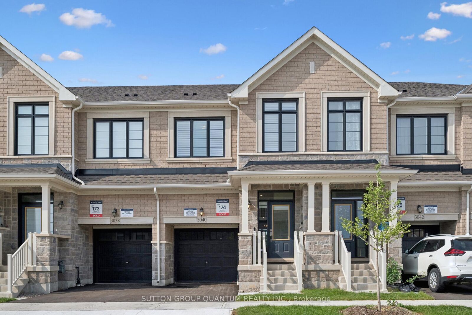 Property Photo:  3040 Robert Lamb Boulevard  ON L6H 7H5 