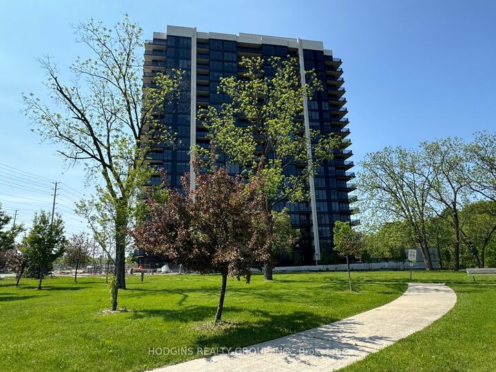 Property Photo:  1035 Southdown Road 104  ON L5J 0A2 