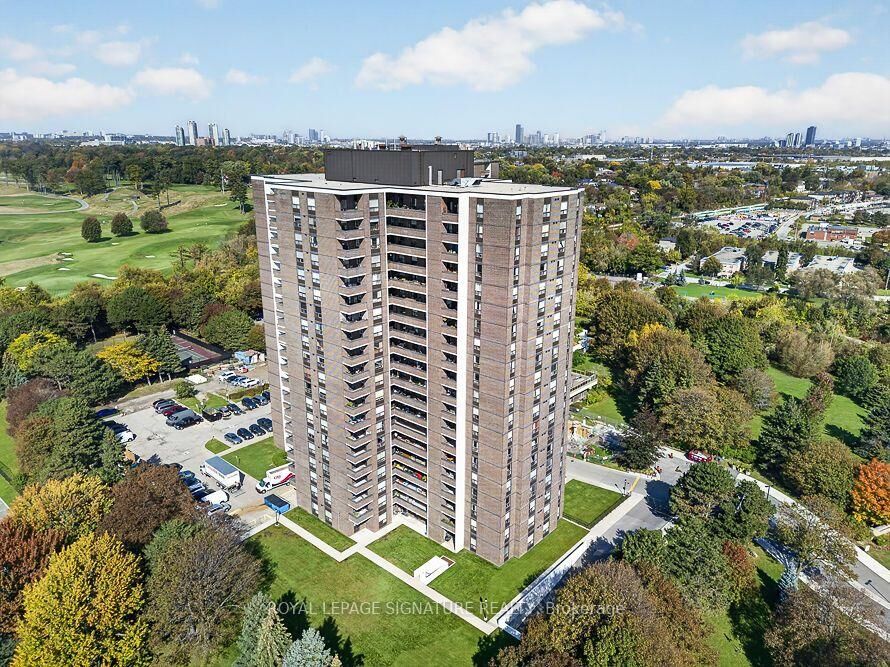 Property Photo:  1515 Lakeshore Road 1708  ON L5E 3E3 