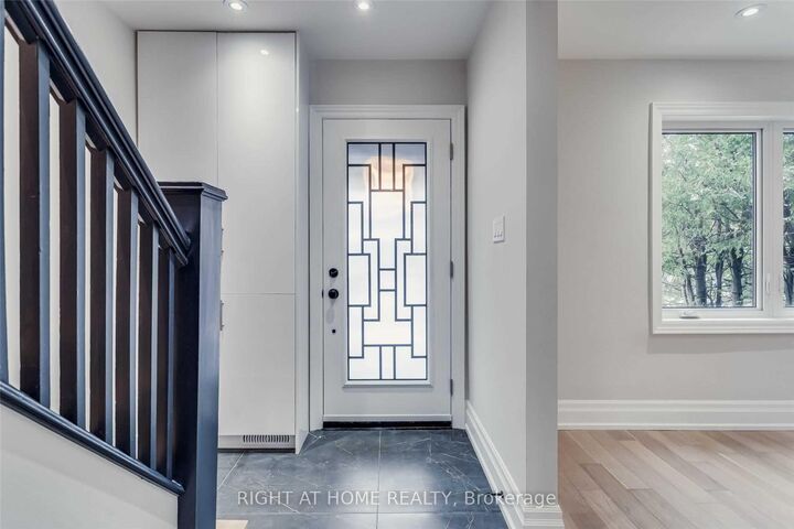 Property Photo:  611 Hillsdale Avenue E  ON M4S 1V1 