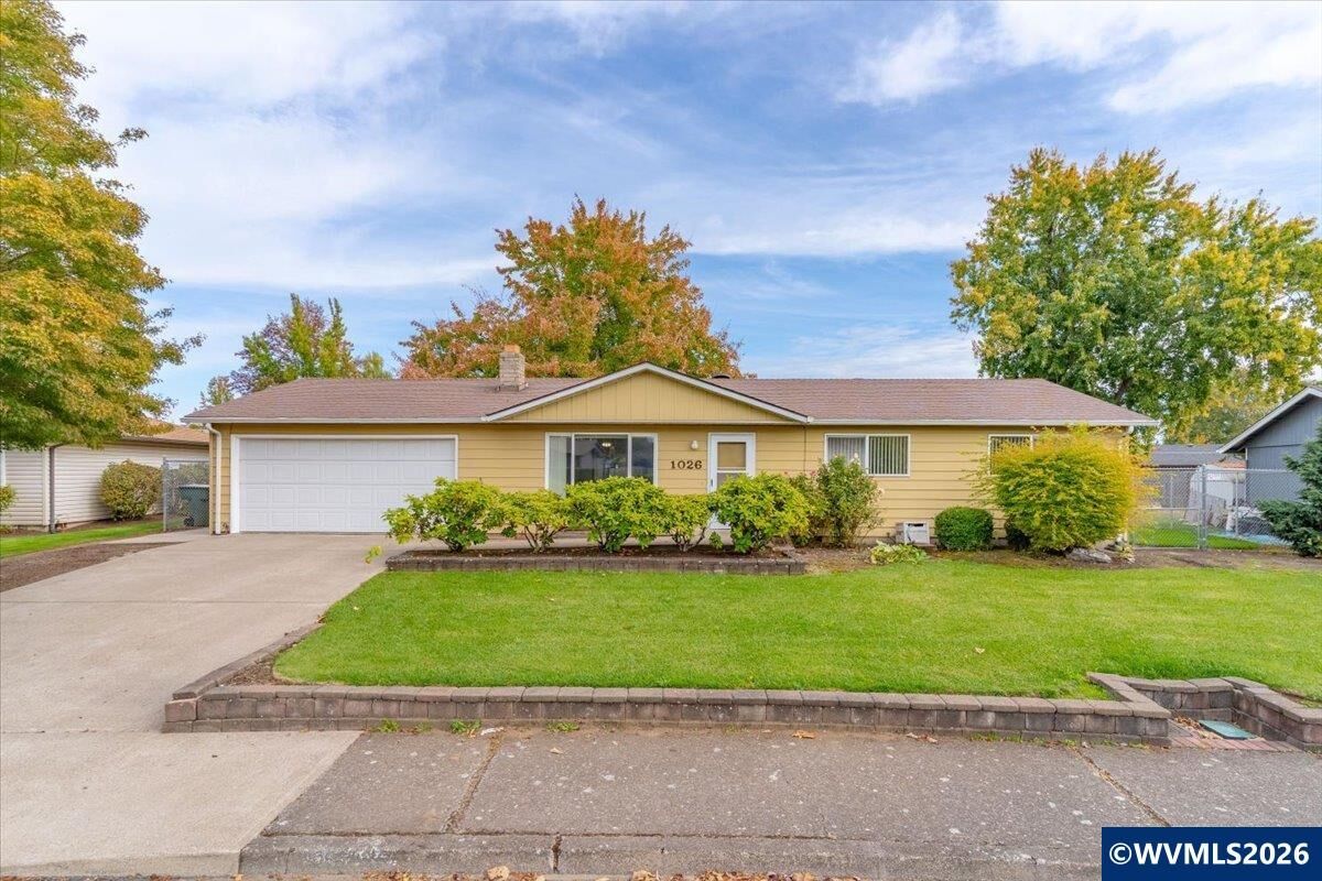 Property Photo: 1026 Royalty Dr NE OR 97301