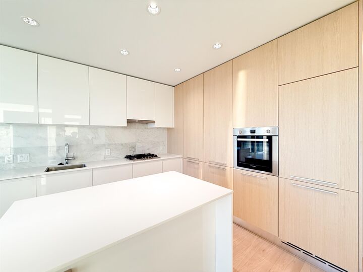 Property Photo:  4510 Halifax Street 5007  BC V5C 0K4 