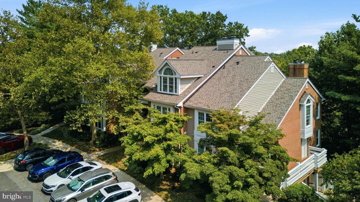 Property Photo:  11200 Beaver Trail Court 11200  VA 20191 