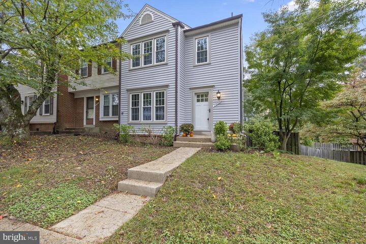 Property Photo:  7950 Forest Path Way  VA 22153 