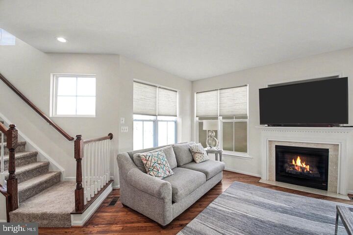 Property Photo:  42464 Regal Wood Drive  VA 20148 