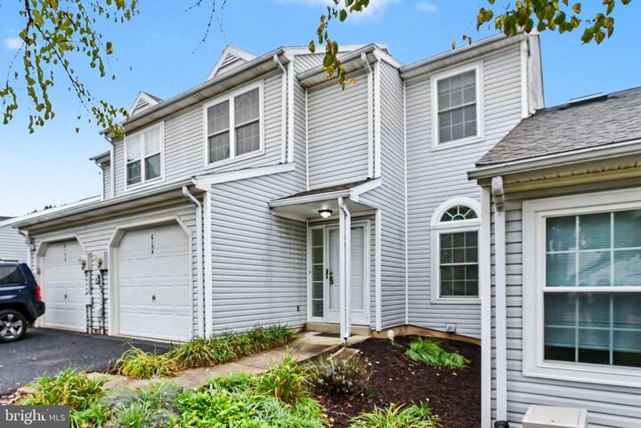 Property Photo:  6154 Spring Knoll Drive  PA 17111 