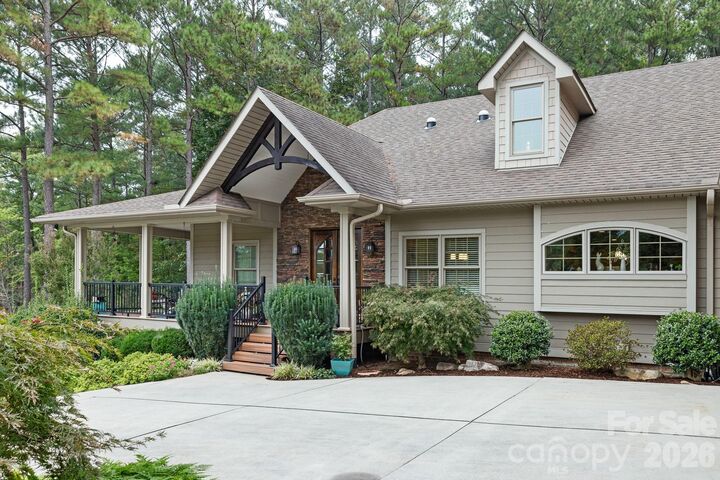 Property Photo: 5464 Back Shore Drive NC 28630