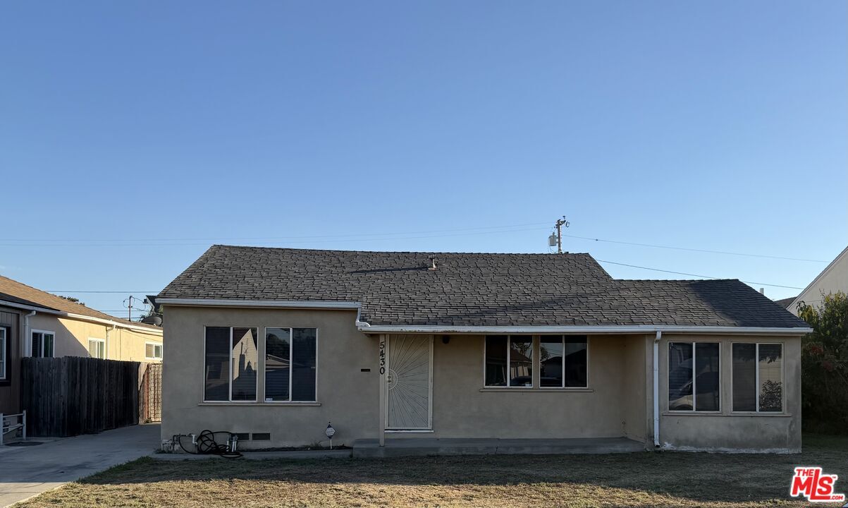 Property Photo: 5430 W 119th St CA 90304